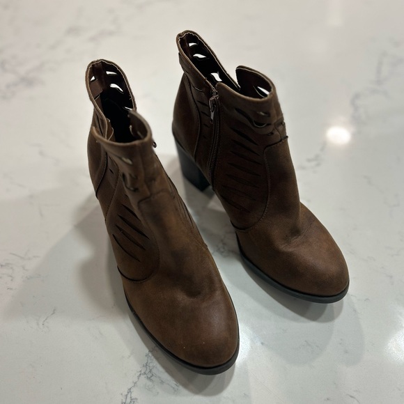 Sonoma Brown Ankle Boots - Women’s 9 - Picture 2 of 12